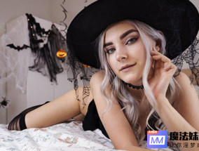 颜射可爱淫荡的女巫并吞精 - Eva Elfie